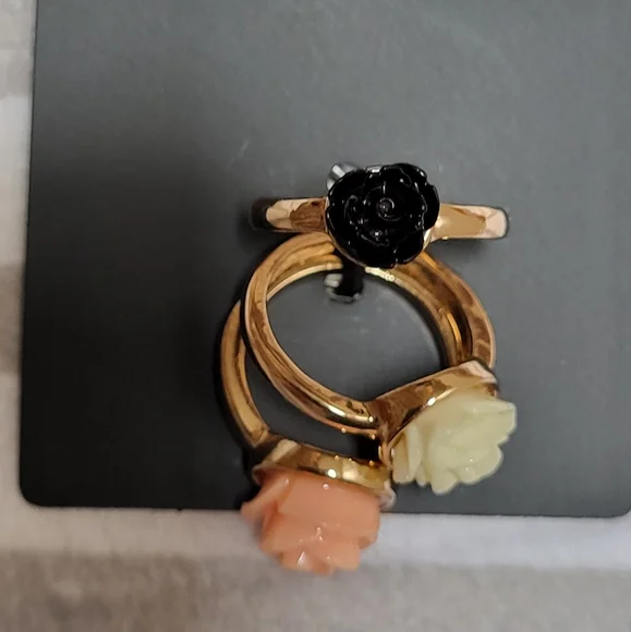 NWT 3 PACK OF RINGS! - Picture 4 of 7